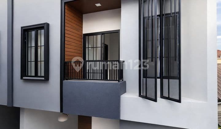 Dalam Cluster3 Lantai Rumah Baru