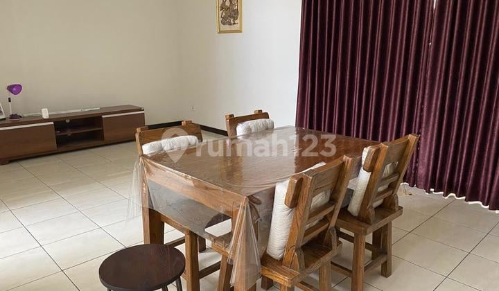 Rumah di Kota Baru Parahyangan Bandung, Furnish dekat Danau