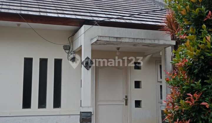 House in Selaras Alam Bandung, Easy Transportation Access