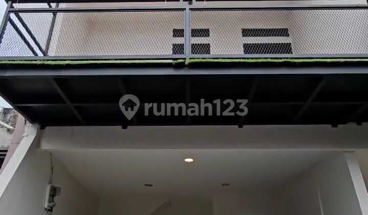 Rumah di Antapani Bandung, Modern Minimalis 2 Lantai
