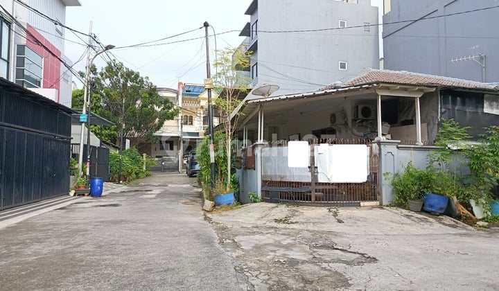 Rumah Tua Hitung Tanah Muara Karang