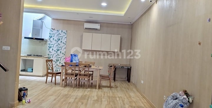 Rumah Green Lake City Siap Huni