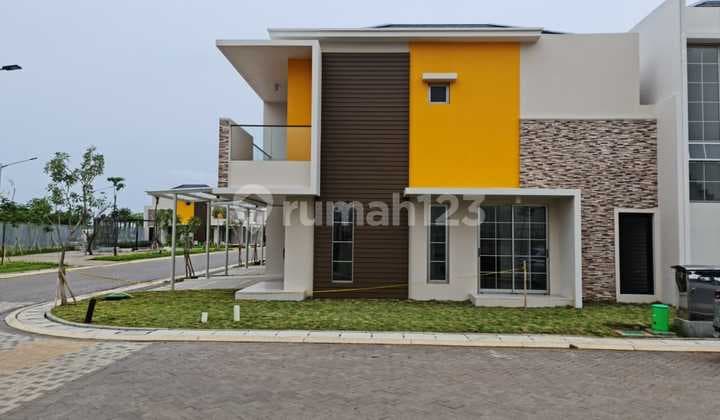Beautiful Modern House in Miami Cluster Pik 2, North Jakarta