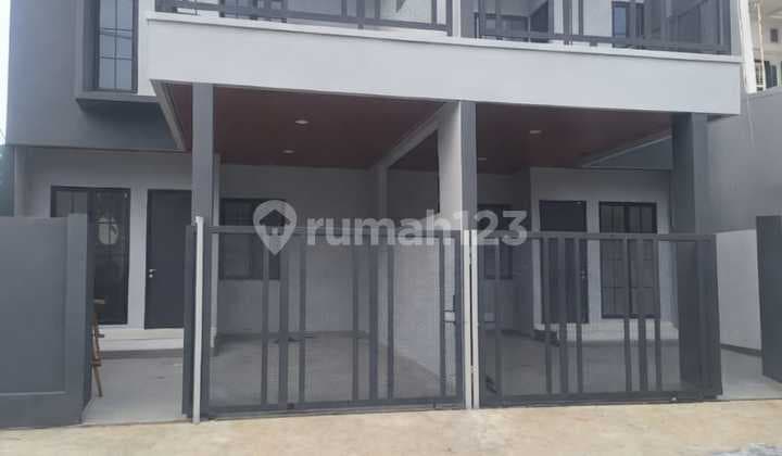 Rumah Bagus Bebas Banjir di Taman Harapan Baru, Bekasi