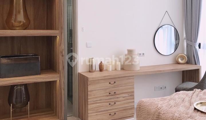 Rumah 3 Lantai Full Furnished di Cluster Semayang Jgc, Jakarta Timur