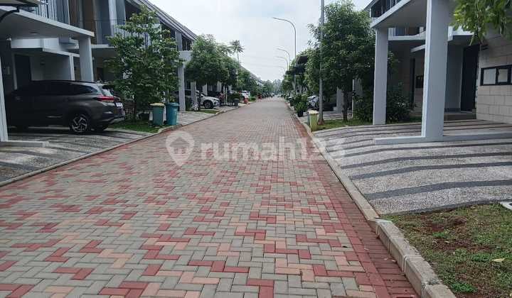 Rumah 3 Lantai Super Cozy di Wisteria Cakung, Jakarta Timur