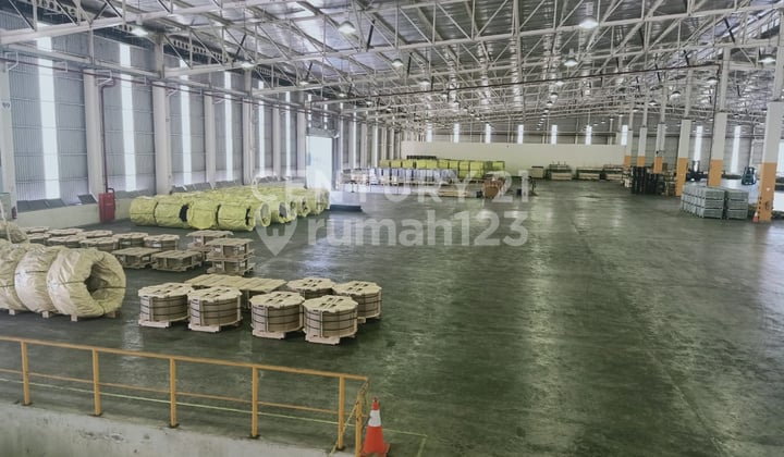 Gudang Loading Dock Luas 7600 M2 Kawasan Industri Kitic Cikarang