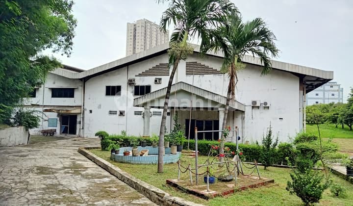 Gudang Pabrik Di Jalan Raya Cibarusah Cikarang Luas 5706 M2