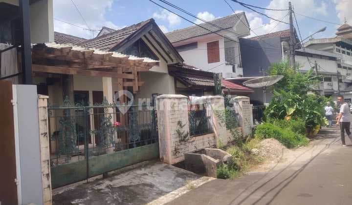 Runah Lama Dijual Murahi Dekat Galaxy Bekasi Selatan