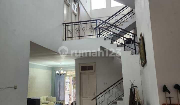 Rumah 3 Lantai, Siap Huni Fasilitas Komplek Sangat Lengkap Kota Wisata