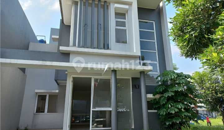 Rumah Hook Serenade Lake Gading Serpong