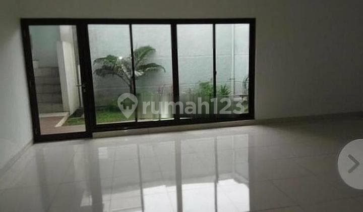 Unpar Pasteur wing house for sale
