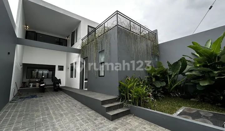 Di Resor Dago Pakar,Rumah dengan View Pepohonan di Dago Pakar