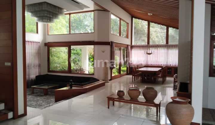 Area setiabudi rumah american classic untuk orang asing memiliki hutan sendiri