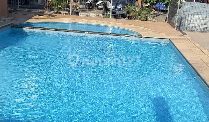 Rumah Minimalis Ada Kolam Renang Dalam Cluster