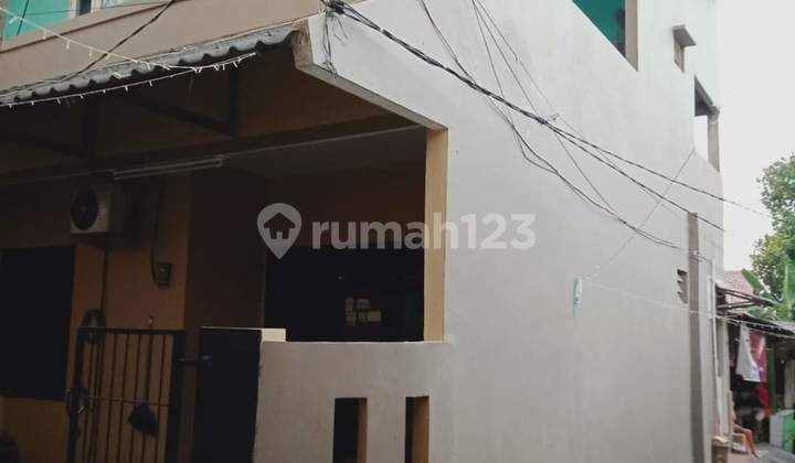 Rumah SHM Zona Bebas Banji di Bintara 14 Dekat Stasiun