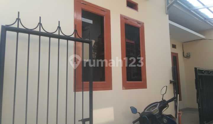 Bintara House 13 Near Angkot Route and Train Station