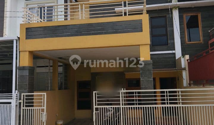 Nice House with SHM, suitable for Business or Office in Cisaranten Arcamanik