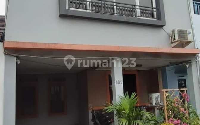 3-Story House in Sariwangi Cluster