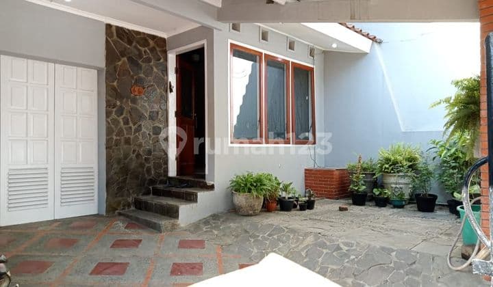 dijual rumah 2lantai hrg1,35m dekat RS Santo Yusup Cicadas Bandung
