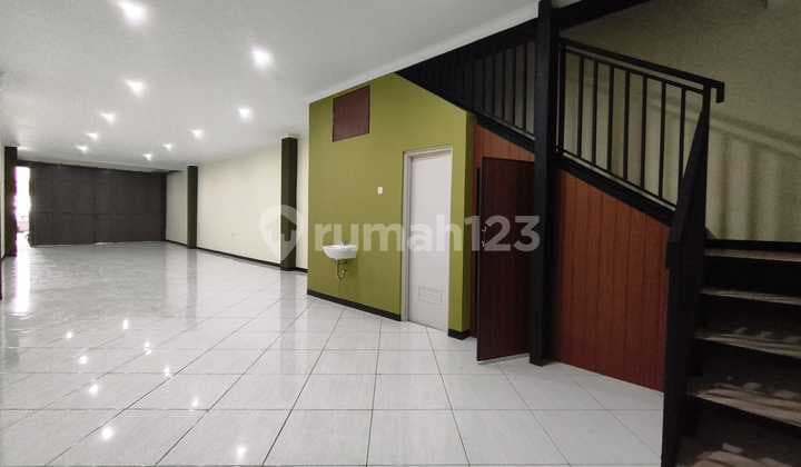 Cheap New Shop House Located in Business Area Jakarta Street Antapani Bandung
