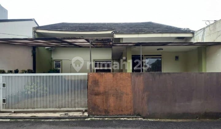 MUST BE SOLD THIS WEEK - CHEAP PRICE. Land size 150/building 122, Price 750 million in Sangkuriang, Cimahi.