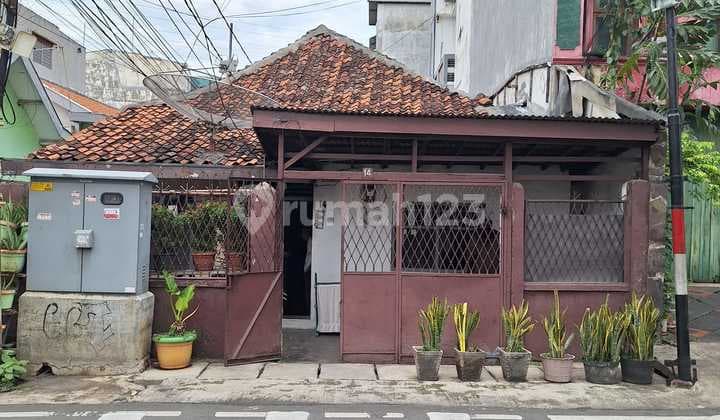 Rumah tua 1 lantai hitung tanah, Nego, lokasi dekat Senen Jakarta Pusat
