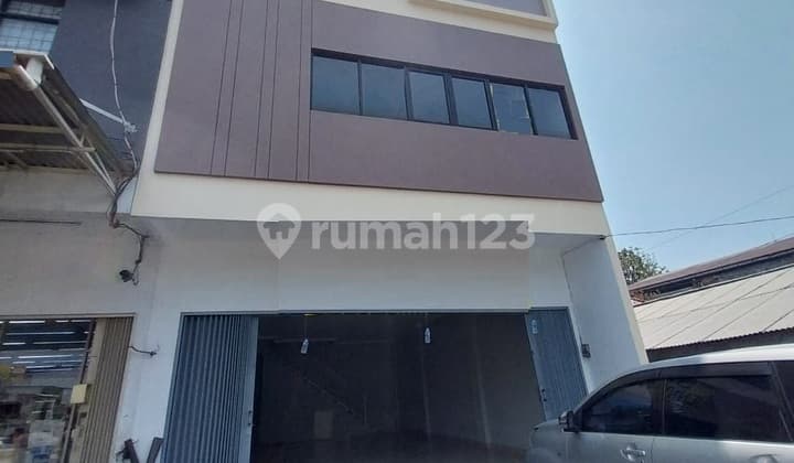 Good 3 Story Shop House, Strategic and Busy Location in Bekasi.