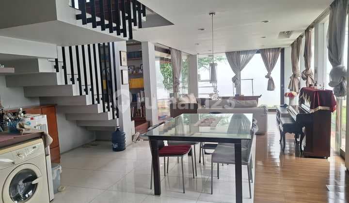 Rumah Town House 2 lantai semi furnish lokasi tenang dan Aman di Rempoa.