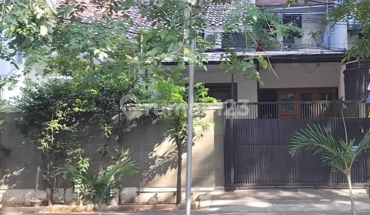 Rumah 1 1/4 Lantai Siap Huni , Semi Furnish, Lokasi Ok di Gading
