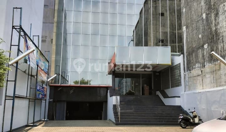 4-Storey Mini Building Ideal for Offices, Campus in Kramat