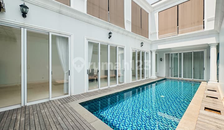 Rumah 2 lantai Baru renov siap Huni ,ada Kolam renang di Pulo Mas Jakarta Timur