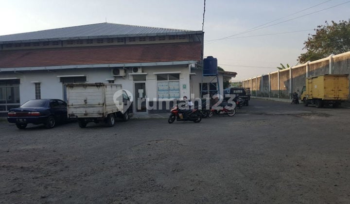 Gudang ,Lokasi Strategis, Jalan Lebar di Cirebon