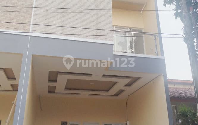 Rumah Kuning Harga Miring Kondisi Bening