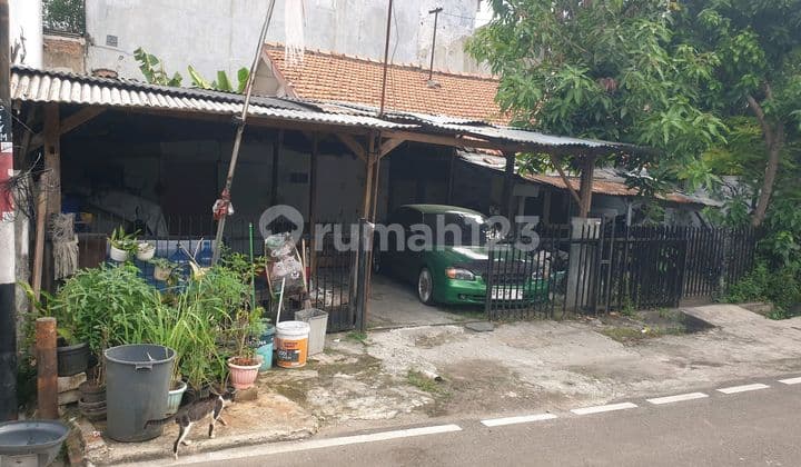 Rumah Tua Hitung Tanah di Cempaka Putih Barat