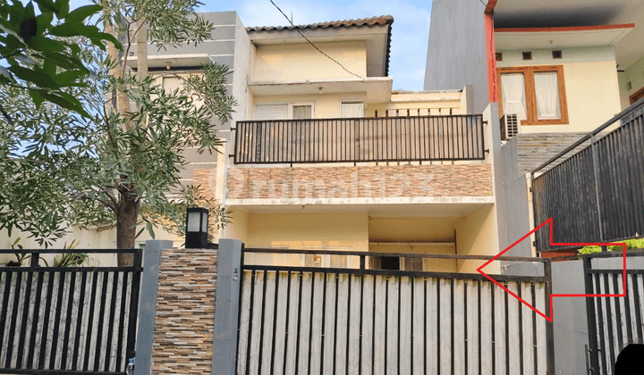 Dijual Rumah Murah 2 Lantai di Perumahan Permata Timur 1