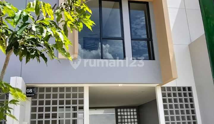 Rumah Nan Nyaman Buat Keluarga Kecl/ Baru Bagus