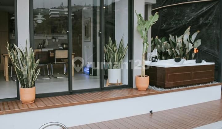 Dijual Rumah Villa Mewah Area Dago Bandung Utara