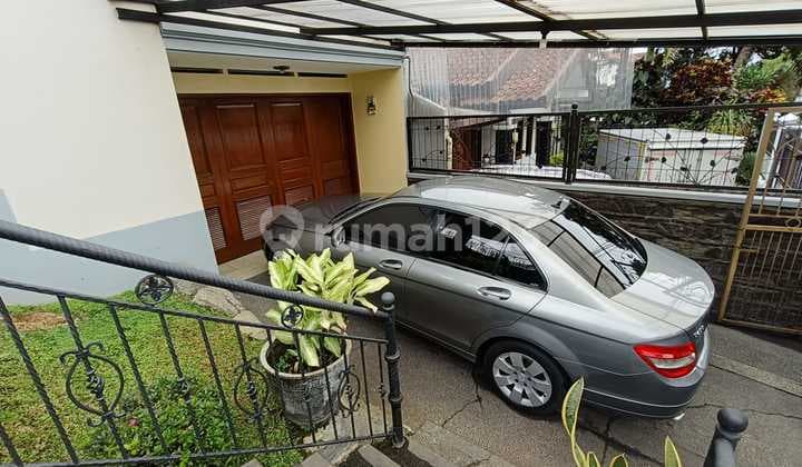 For Sale Well-Maintained House in Disetra Indah Semi Furnished