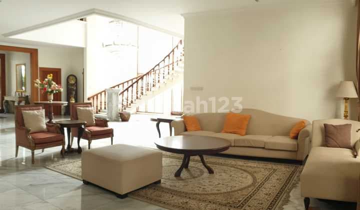 Dijual Rumah Mewah Cipaganti Lokasi Strategis