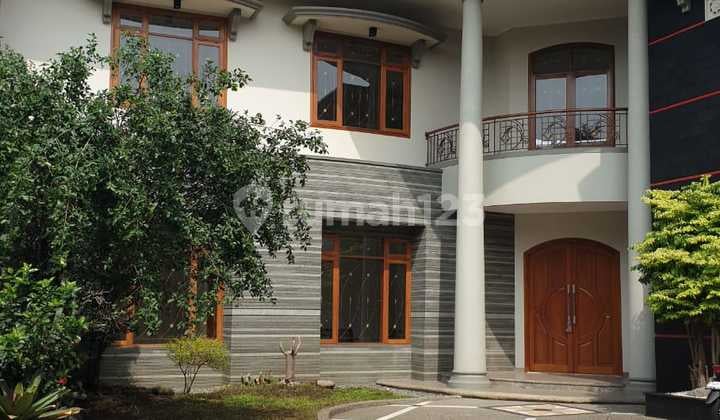 Dijual Rumah Mewah Batununggal Semi Furnished