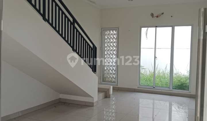 Disewakan Rumah Summarecon Cluster Amanda Siap Huni