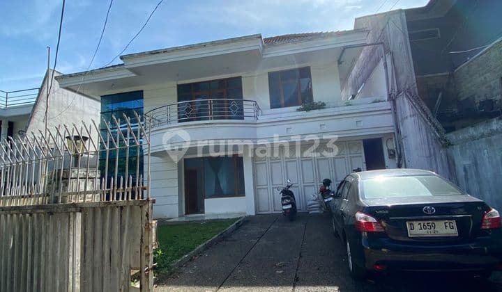 Disewakan Rumah Dihegarmanah Semi Furnished