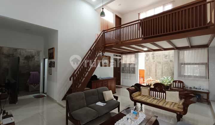 Dijual Rumah Area Cihanjuang Bangunan Terawat dan Asri