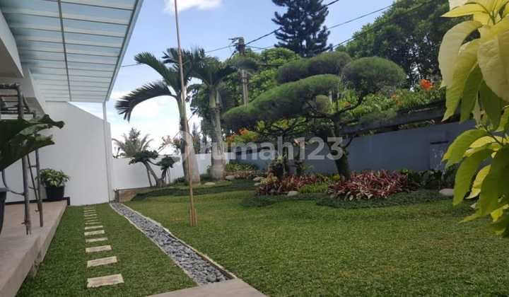 Dijual Rumah Besar Disetra Sari Kulon Bandung