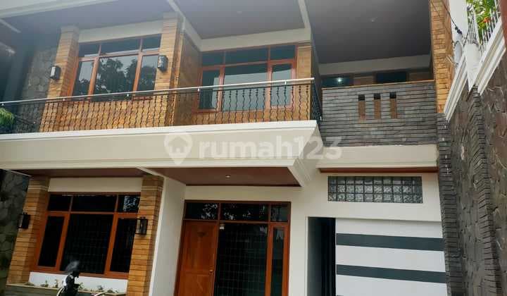 Dijual Rumah Diholis Regency Bangunan 2 Lantai