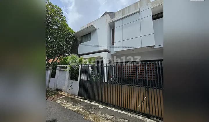 Spacious Sturdy House Near Cawang Tebet Timur Station, South Jakarta