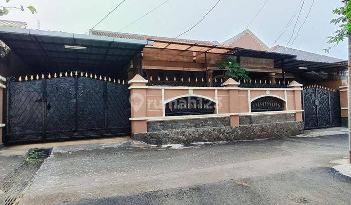 Rumah semifurnish asri luas dekat tol jatiwaringin bekasi