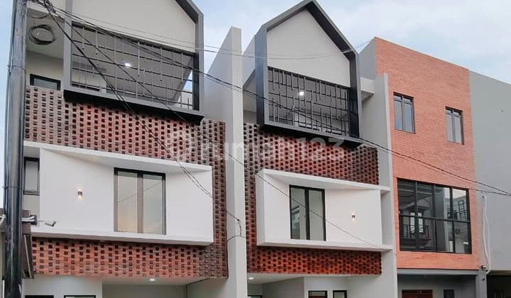 RUMAH BARU MODERN 3 LANTAI CLUSTER MINIMALIS STRATEGIS DI JATIPADANG DEKAT PEJATEN VILLAGE JAKSEL
