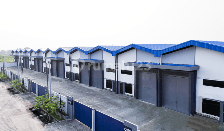 For Rent Warehouse Tangerang Spacious Parking Enclosed Yard Near Soekarno Hatta Airport